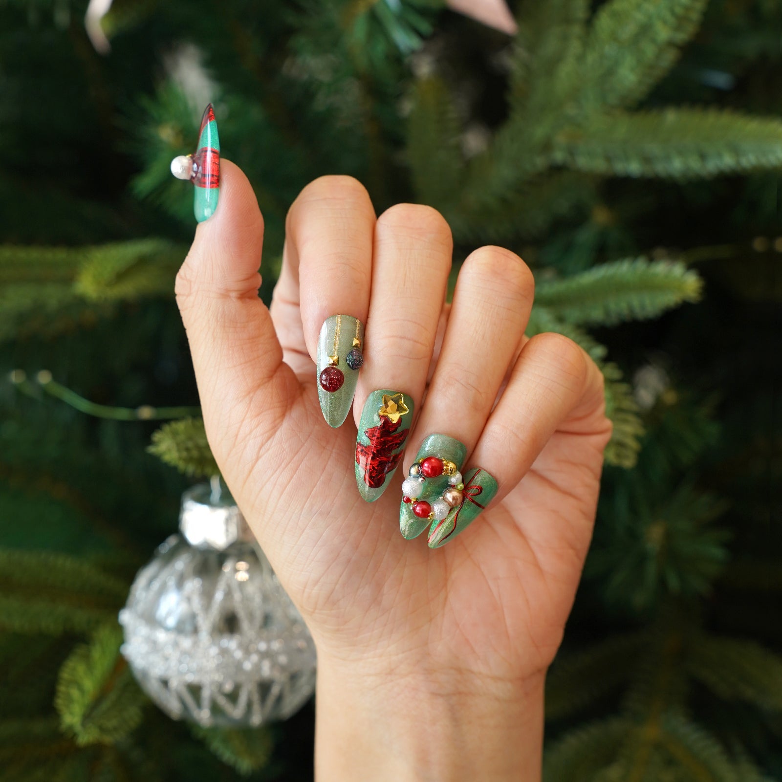 Siva Nail, Evergreen Enchantment, Weihnachtswunderland, handgemachte Nagelpresse