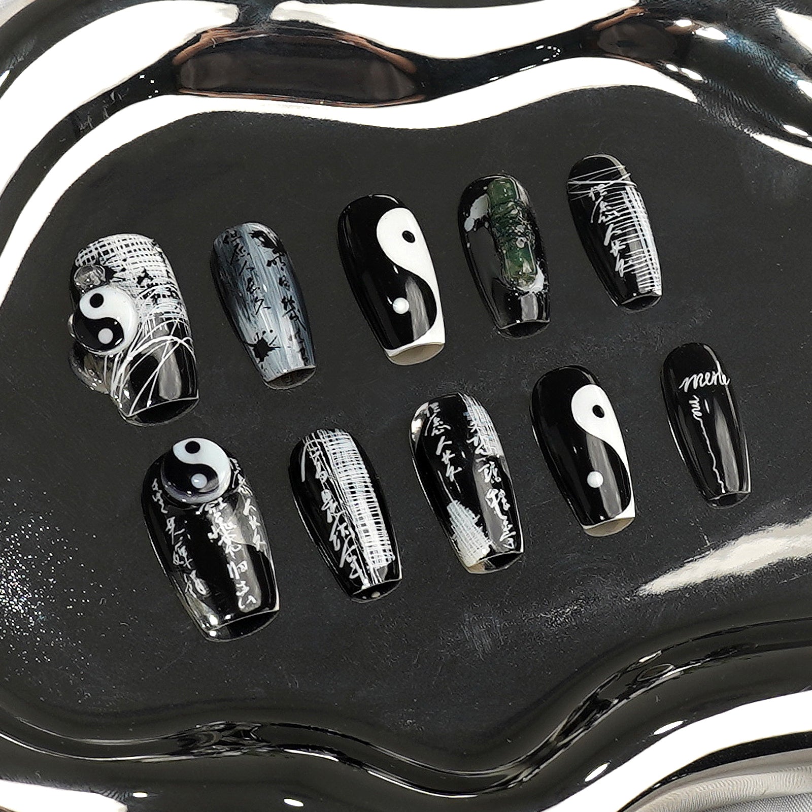 Siva Nail, Chaos, Schwarz-Weiß-Harmonie, handgemachte Nagelpresse