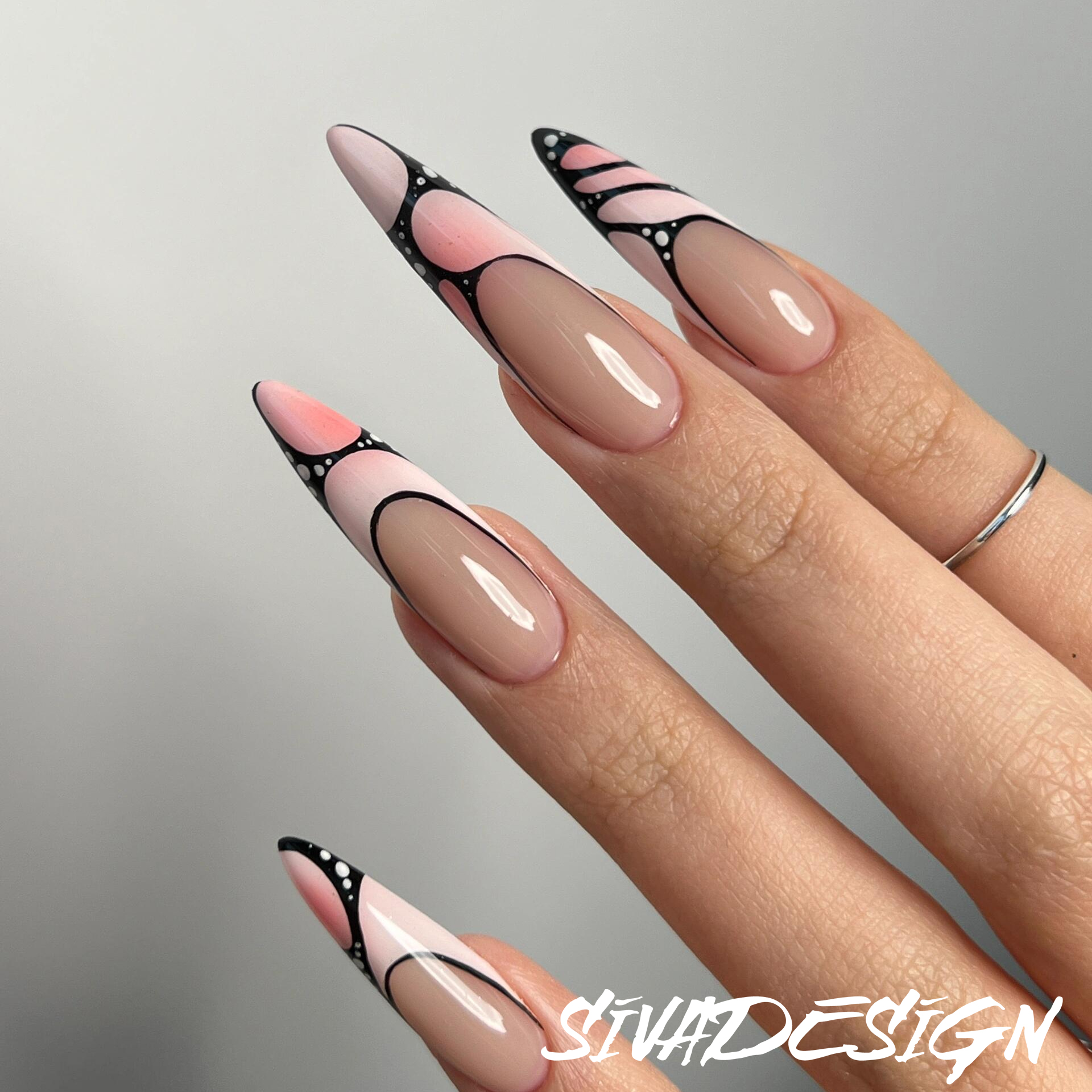 Siva Nail, Dreamweave, schickes geometrisches Stiletto, handgemachtes Aufdrücken von Nägeln