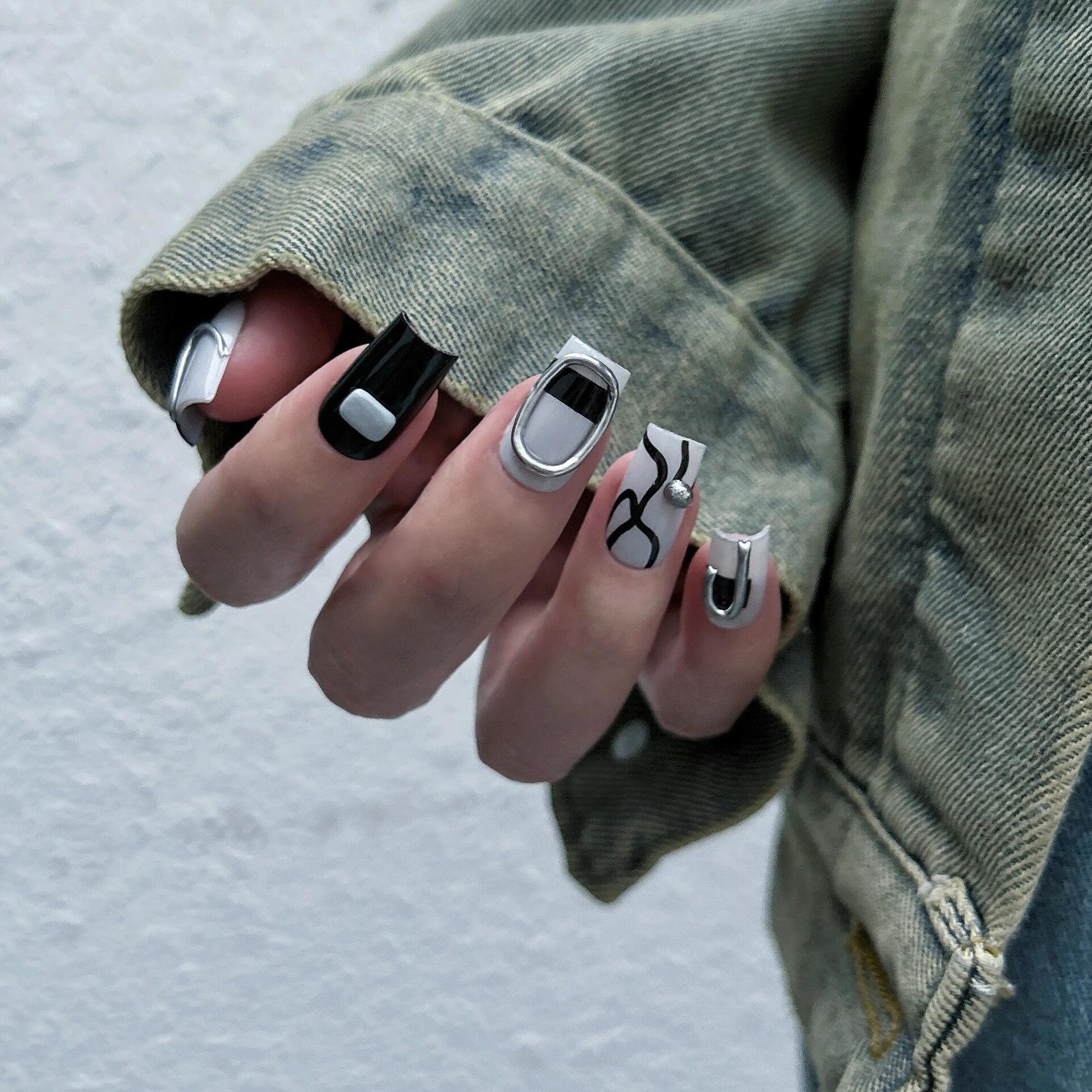 Siva Nail, Mono Luxe, handgefertigter Press-on-Nägel im modernen Stil