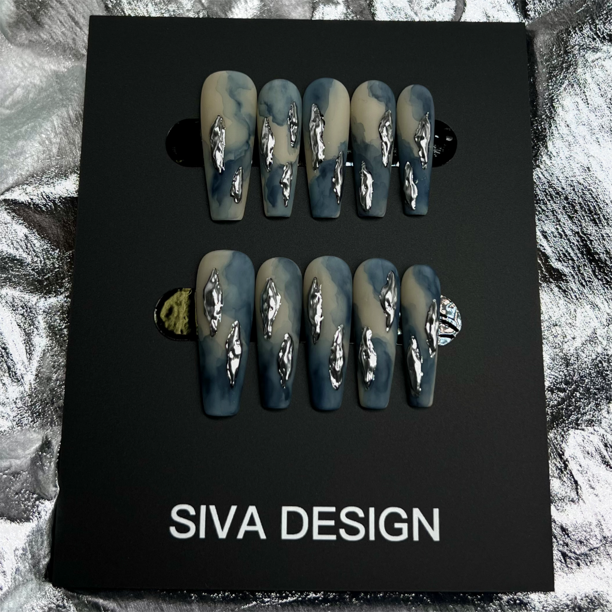 Siva Nail, Denim, handgemachter Press-on-Nägel-Stil