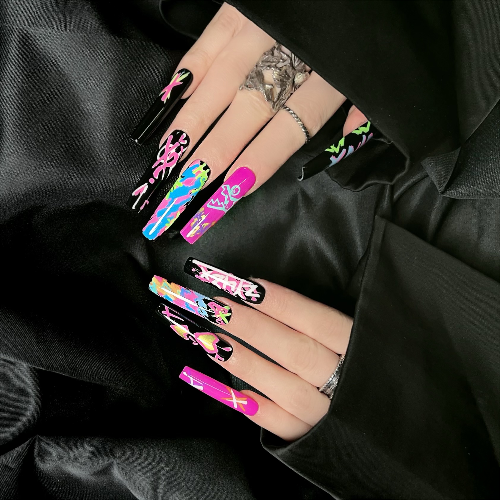 Siva Nail, Neon Groove, Graffiti Style, handgemachte Nagelpresse