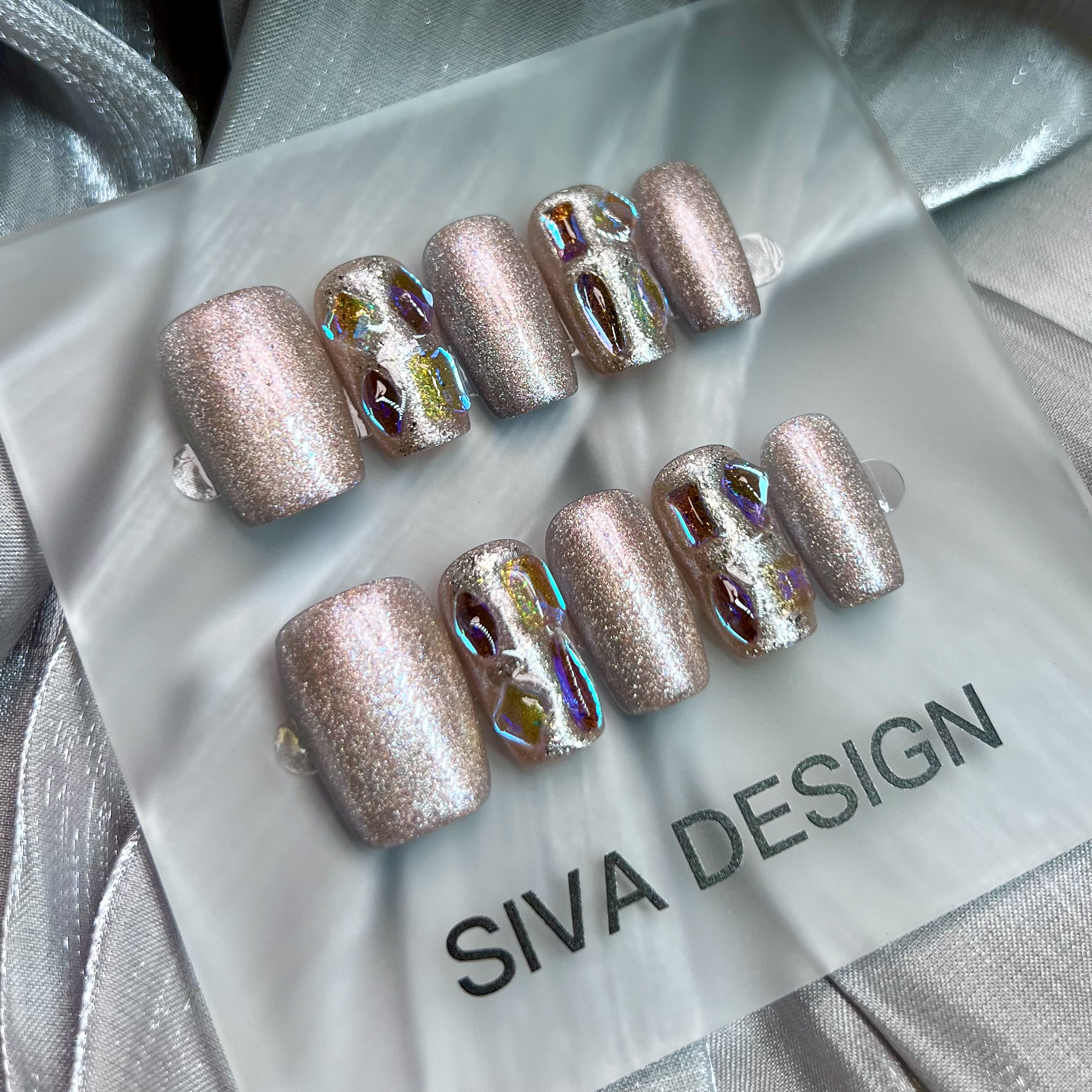 Siva Nail, Velvet Rush, Luxe Sparkle, handgemachte Nagelpresse