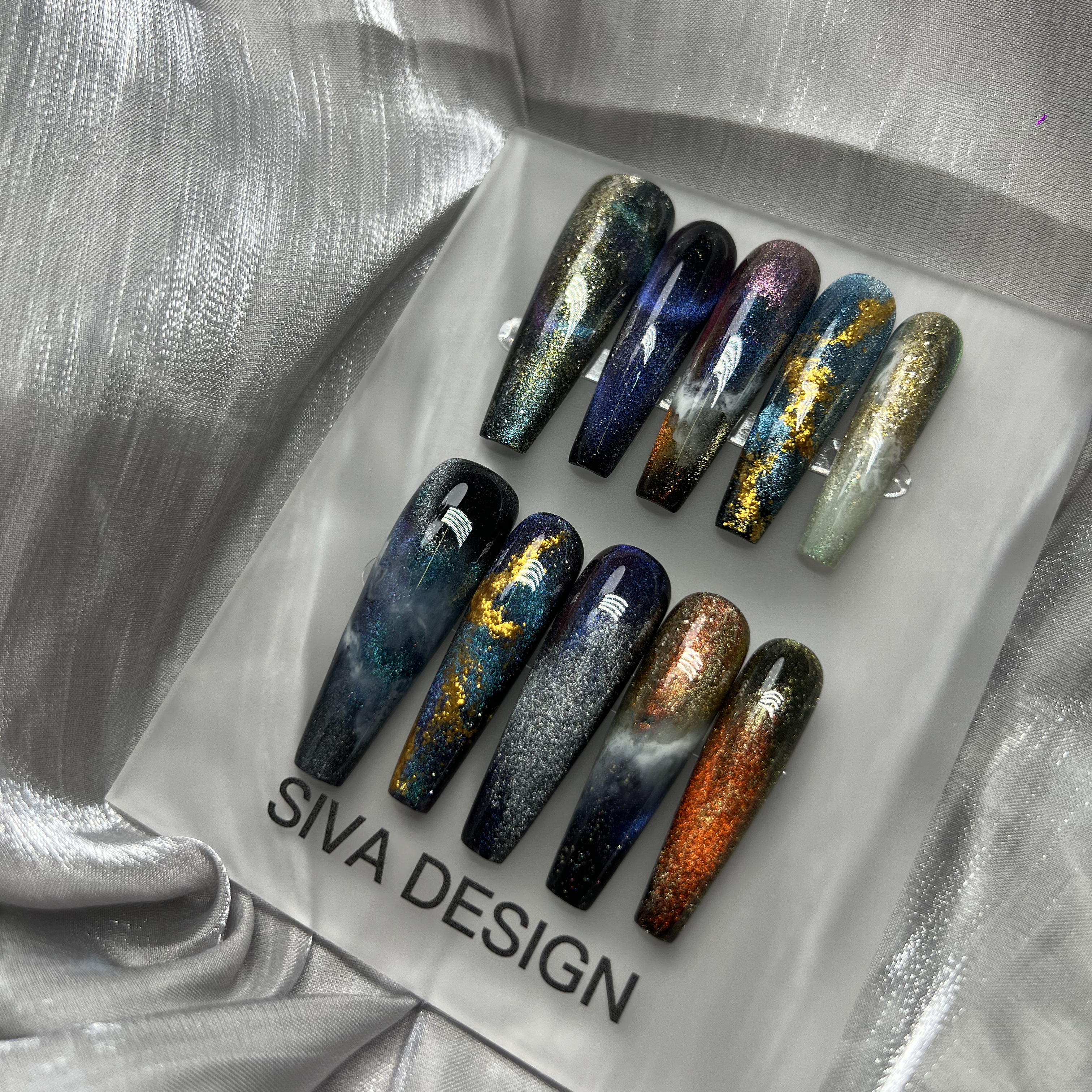 Siva Nail, Nebula Glow, Glitzer, handgemachte Nagelpresse