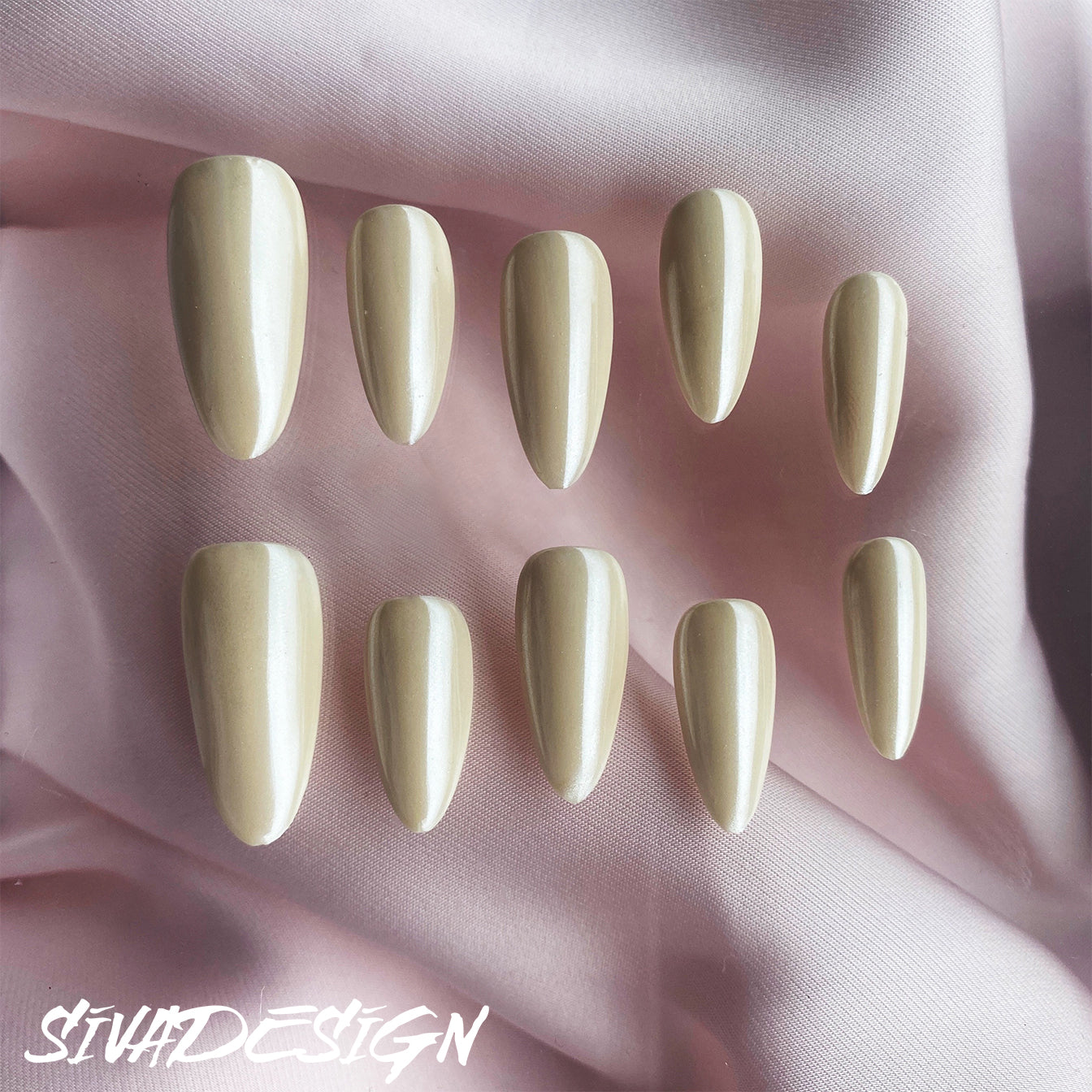 Siva Nail, Classic Whisper, eleganter Stil, handgemachtes Aufdrücken von Nägeln