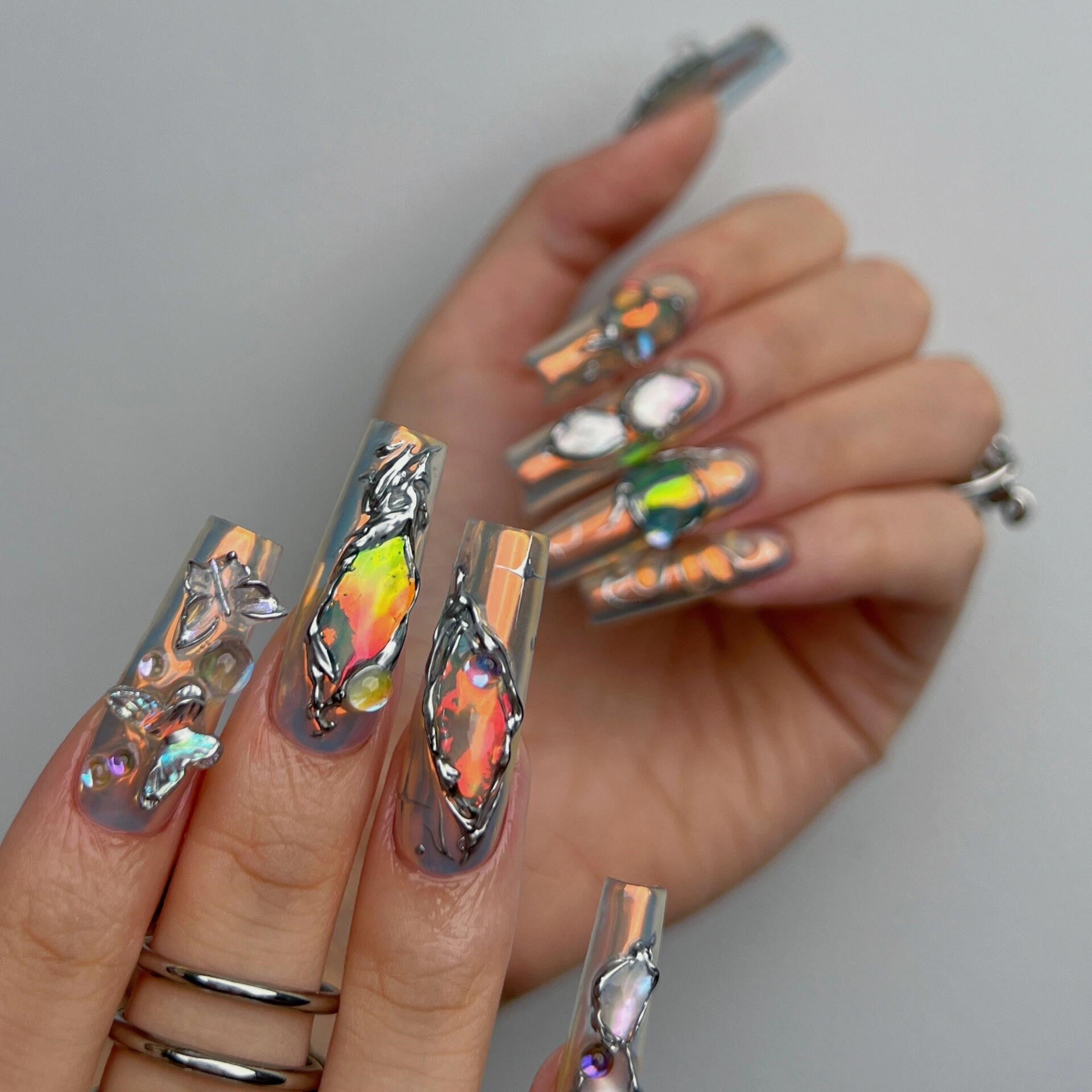 Siva Nail, Spectrum Surge, Prismatic Jewel, handgemachte Nagelpresse