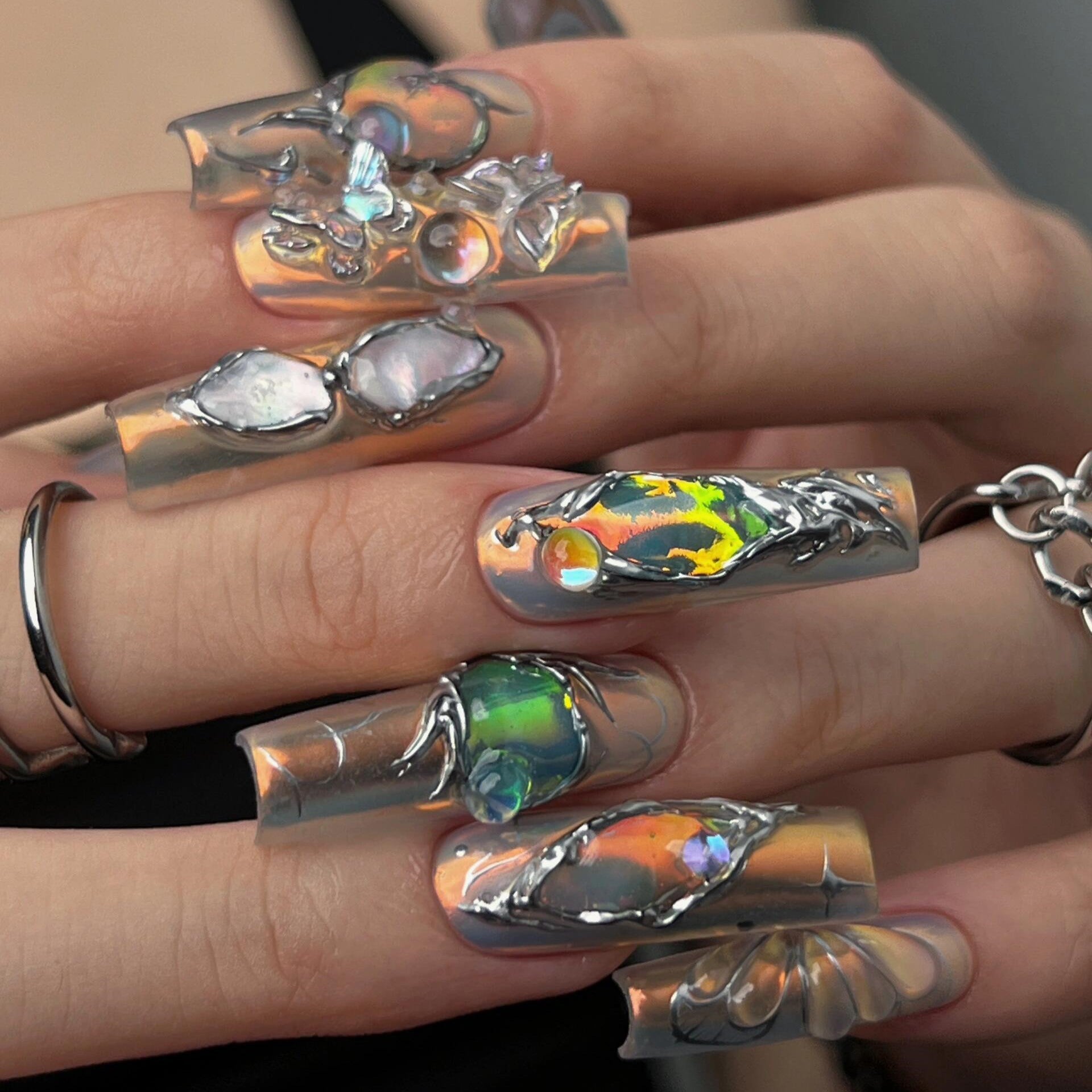 Siva Nail, Spectrum Surge, Prismatic Jewel, handgemachte Nagelpresse