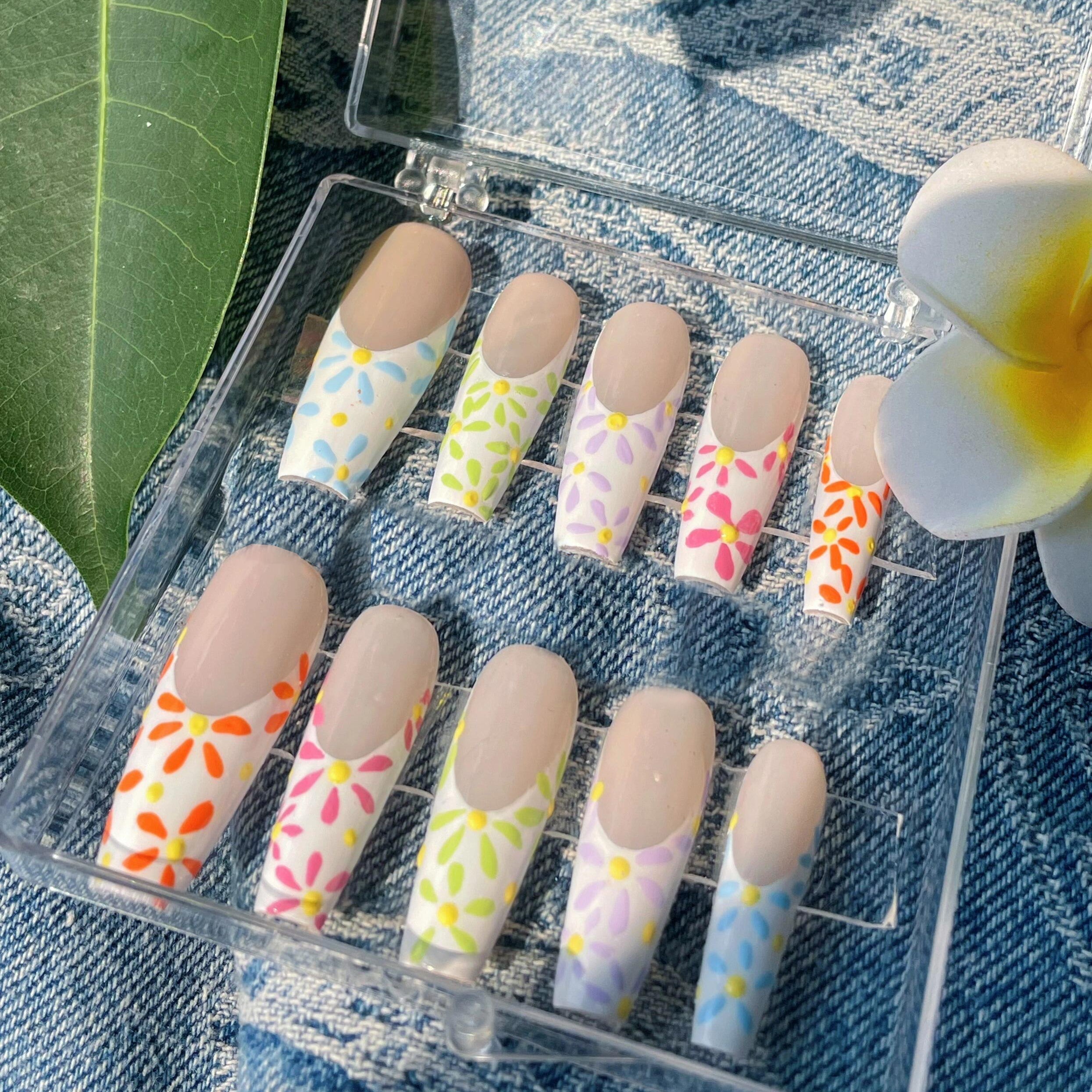 Siva Nail, Frühlingssonate, Lebendiges Floral, handgemachtes Aufdrücken von Nägeln