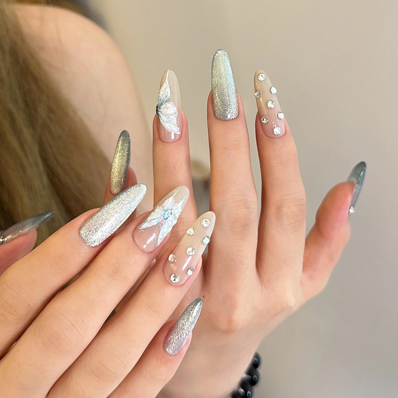 Siva Nail, Dazzle Dust, Schimmer-Stil, handgemachtes Aufdrücken von Nägeln