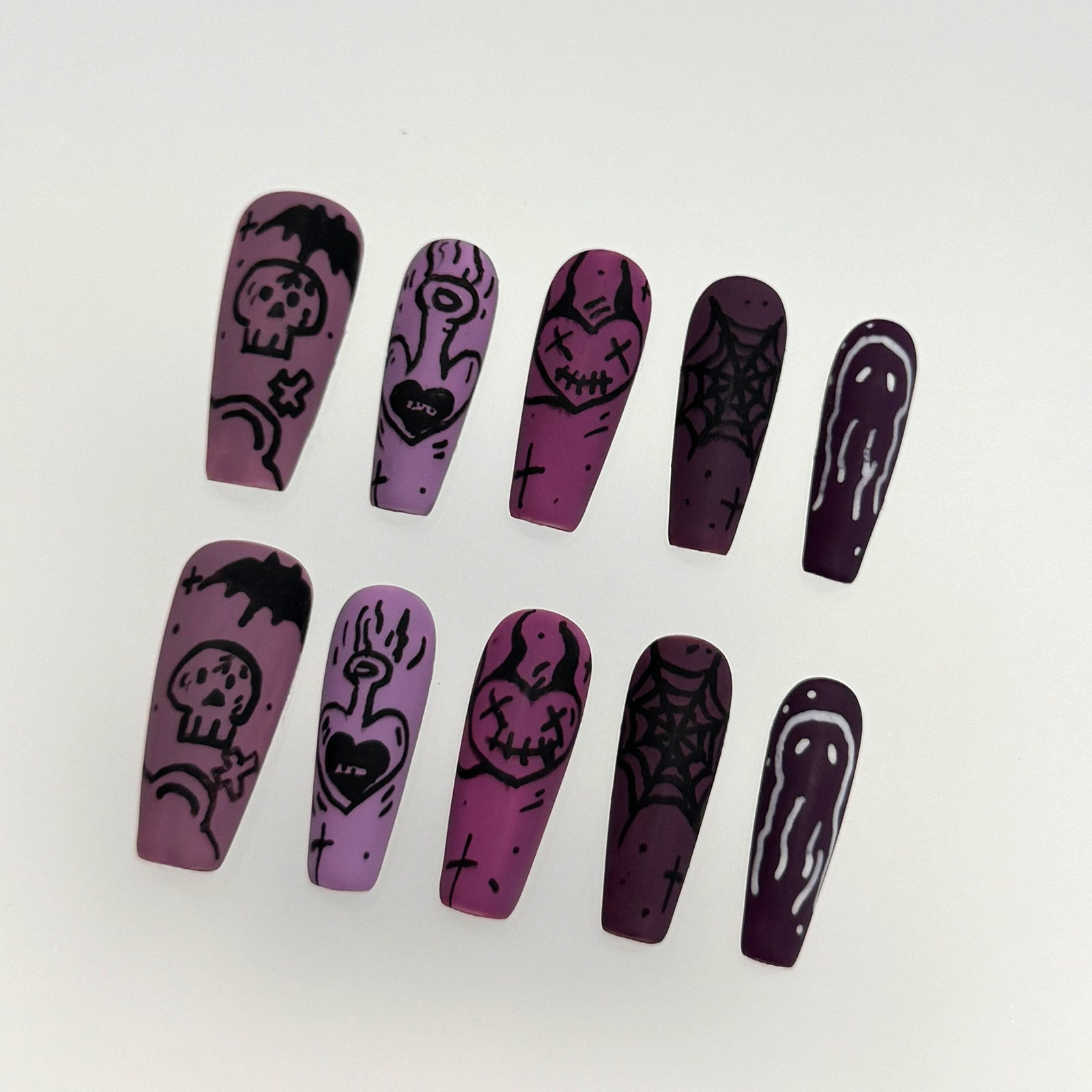 Siva Nail, Gruselige Glyphen, Halloween Vibes, handgemachte Nagelpresse