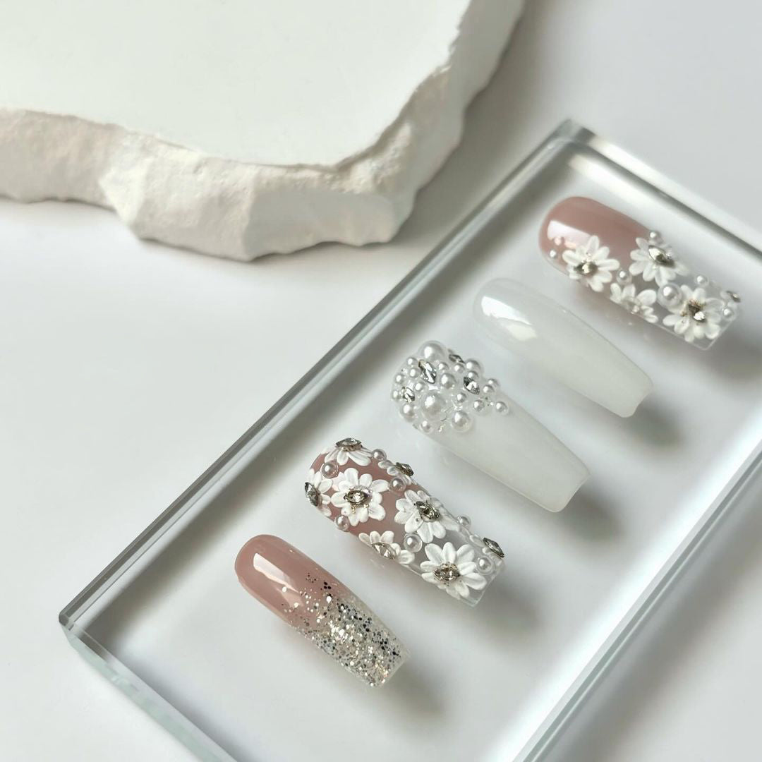 Siva Nail, Schneeglöckchen-Eleganz, Florale Glückseligkeit, handgemachte Nagelpresse