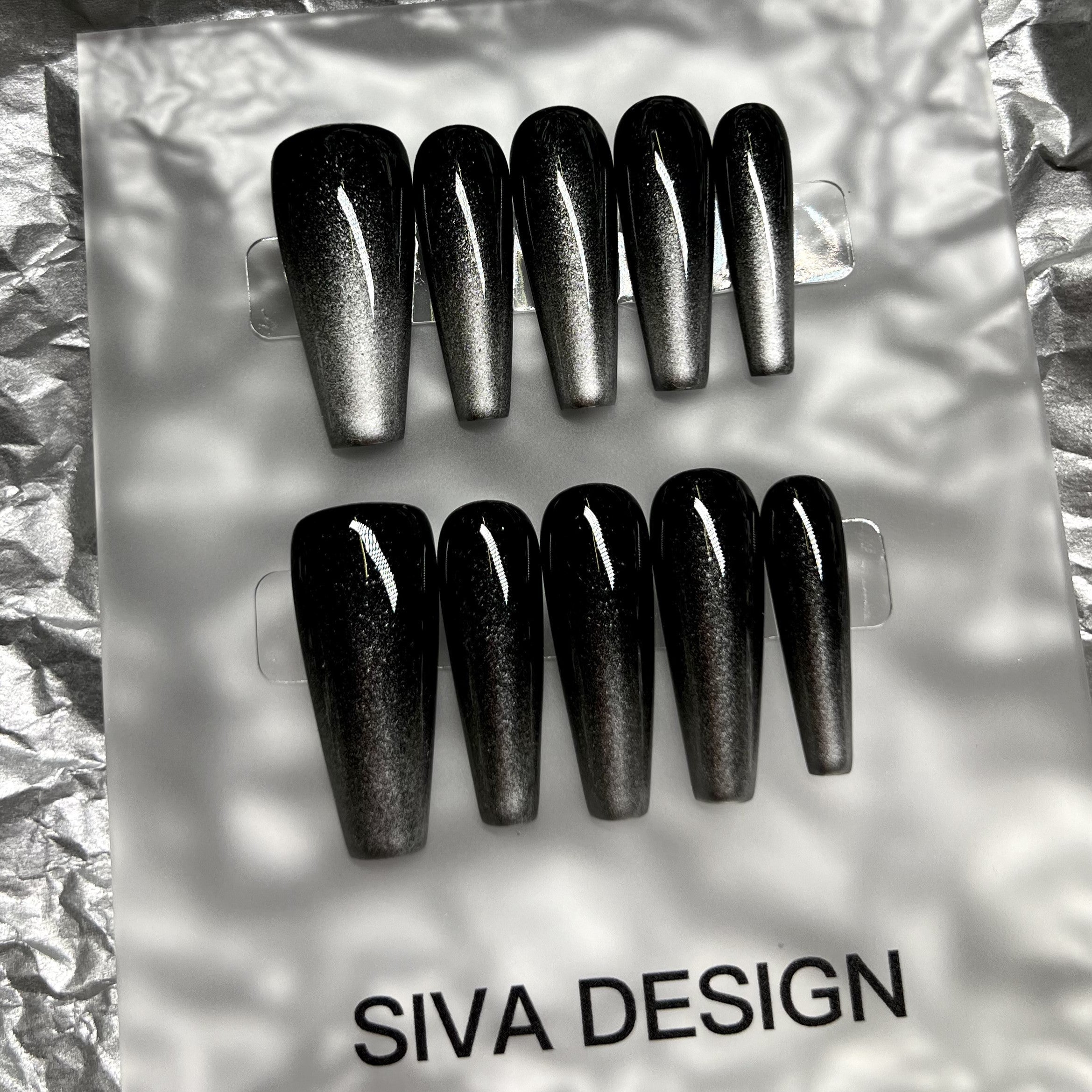 Siva Nail, Fade (Silber), Schlichtes Winter-Ombre, handgemachtes Aufdrücken von Nägeln