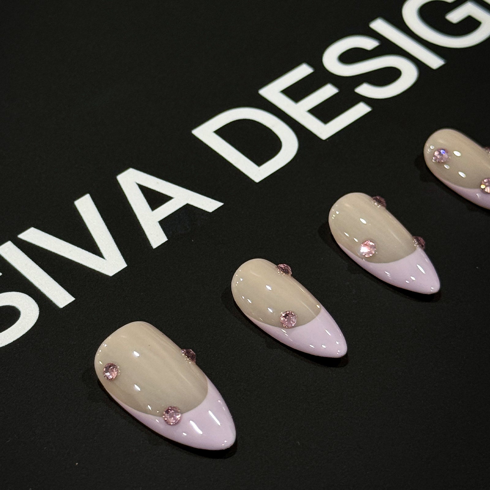 Siva Nail, Crystal Sands, Simple Pink Classic French, handgemachte Nagelpresse