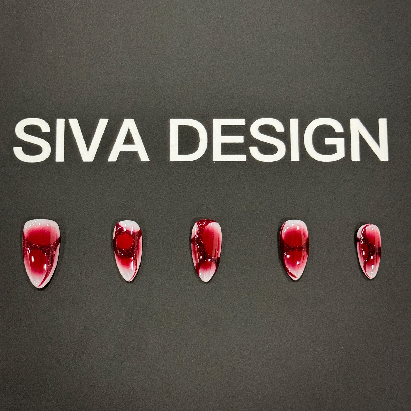 Siva Nail, Burgunderrote Wellen, elegantes rotes Ombre, handgemachtes Aufdrücken von Nägeln