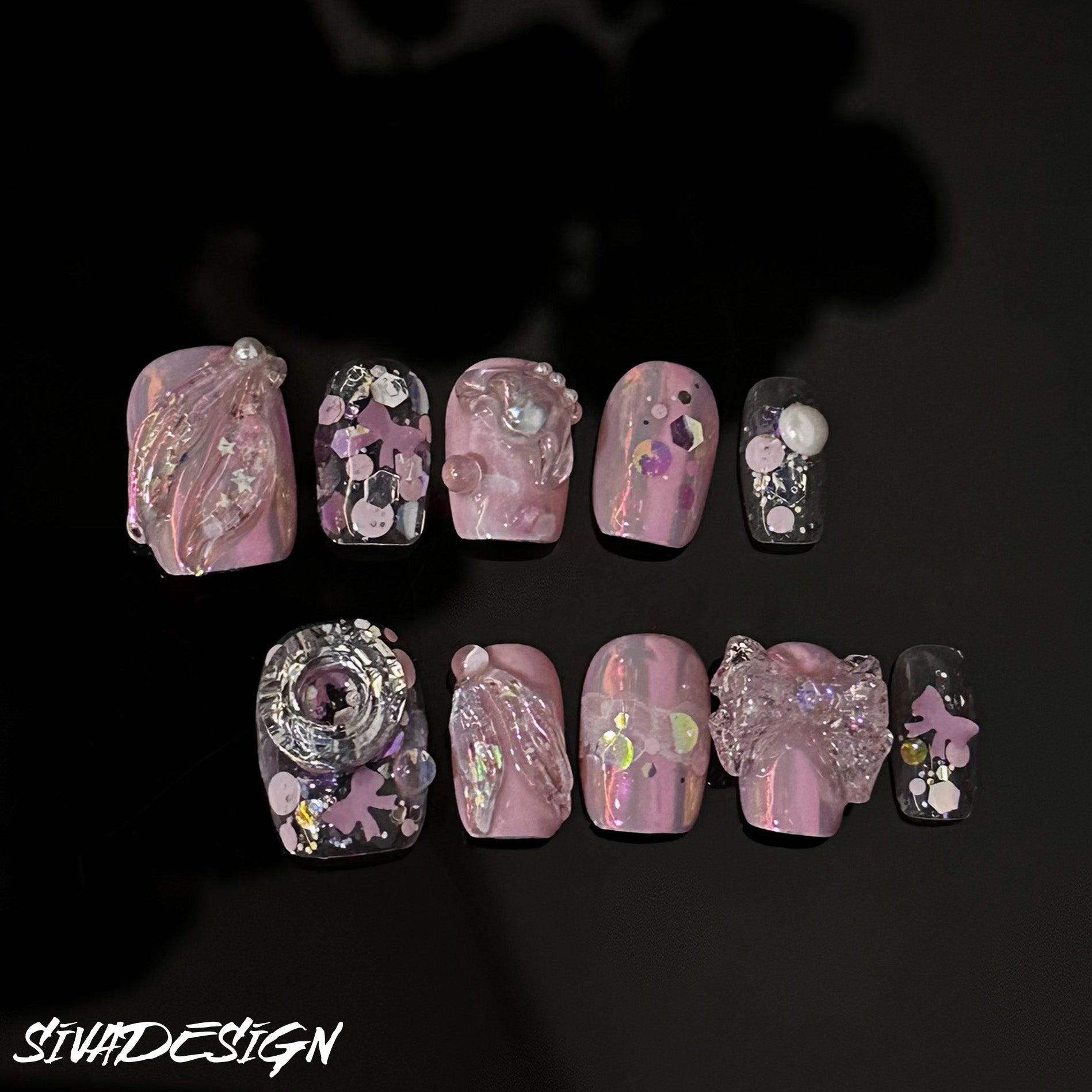 Siva Nail, Bubblegum Bliss, Verspieltes Aufdrücken von Nägeln