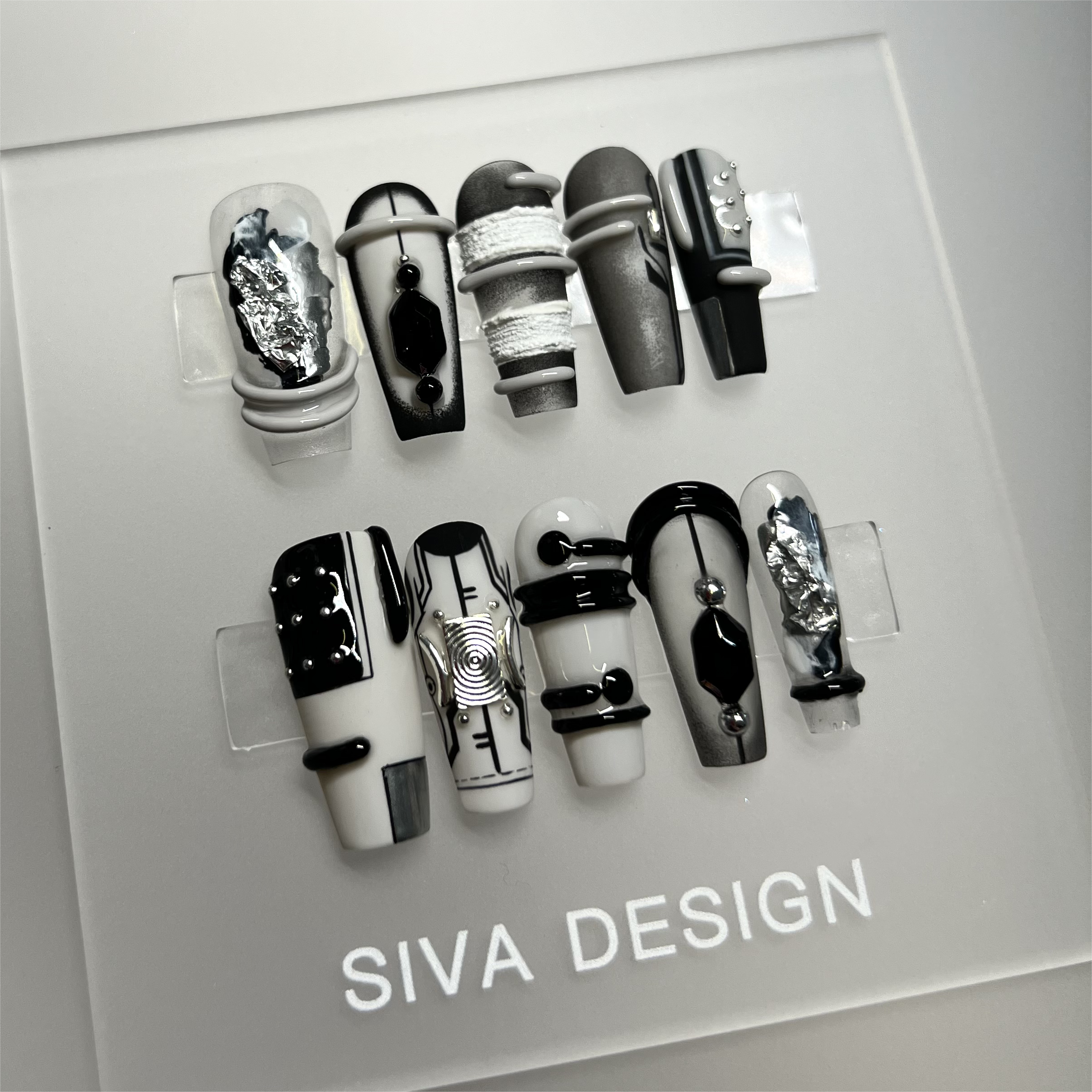 Siva Nail, Urban Mystique, Futuristischer Stil, handgemachte Nagelpresse