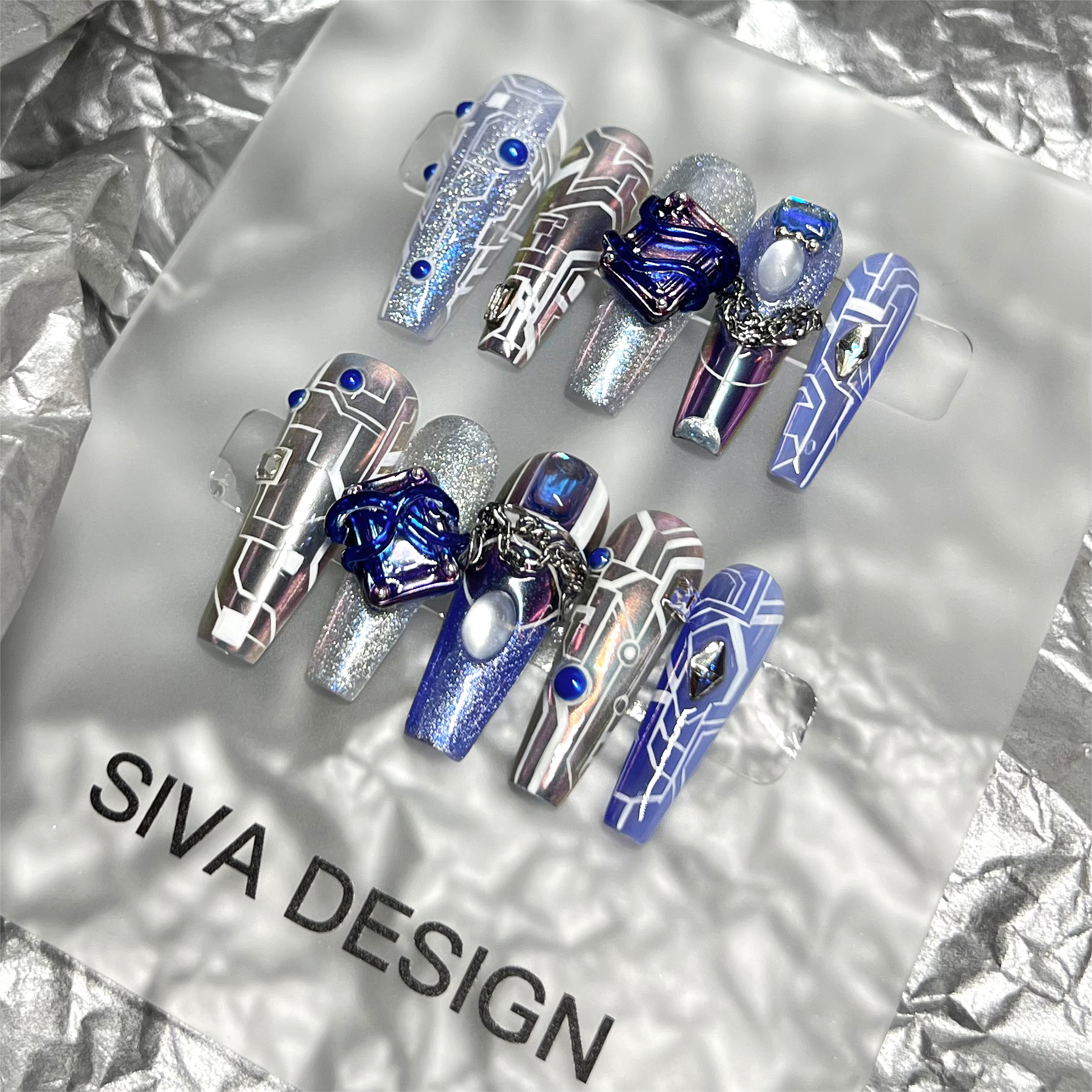 Siva Nail, Cyber ​​Balance, handgemachter Press-on-Nägel im futuristischen Stil