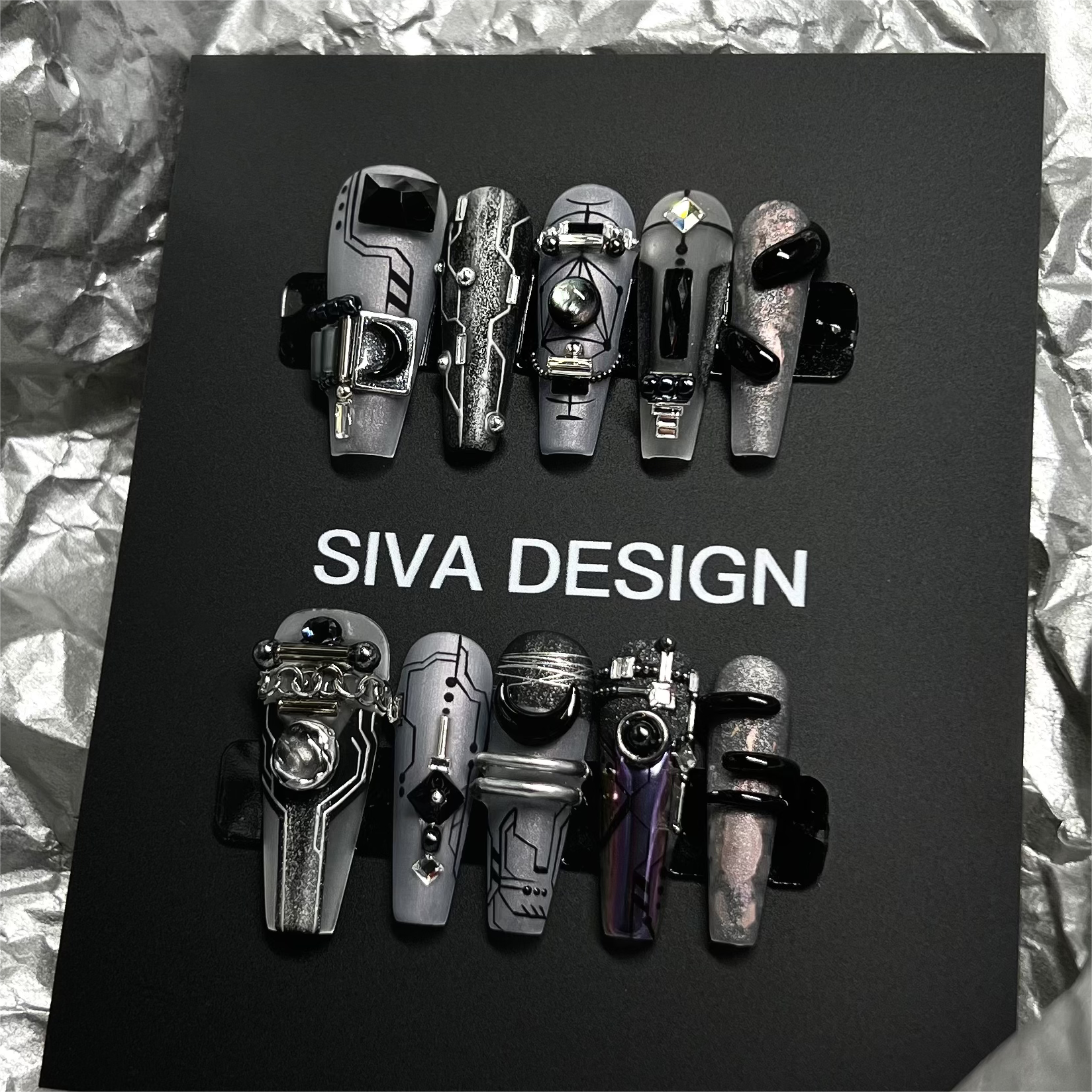 Siva Nail, Magic Planet, Futuristische handgemachte Nagelpresse