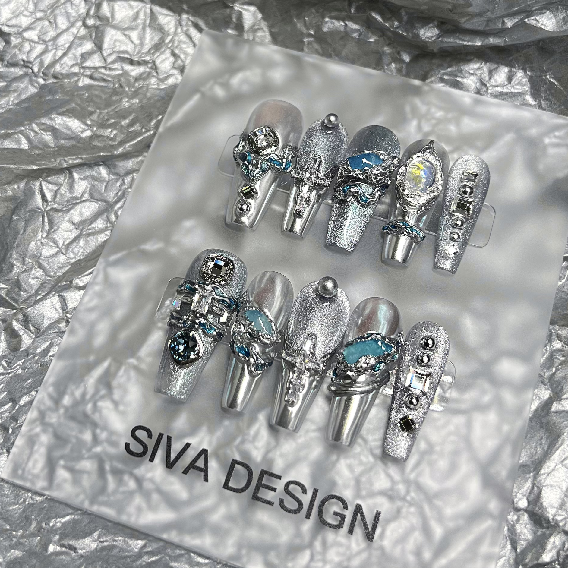 Siva Nail, Blauer Glanz, Metallic Press-on-Nägel