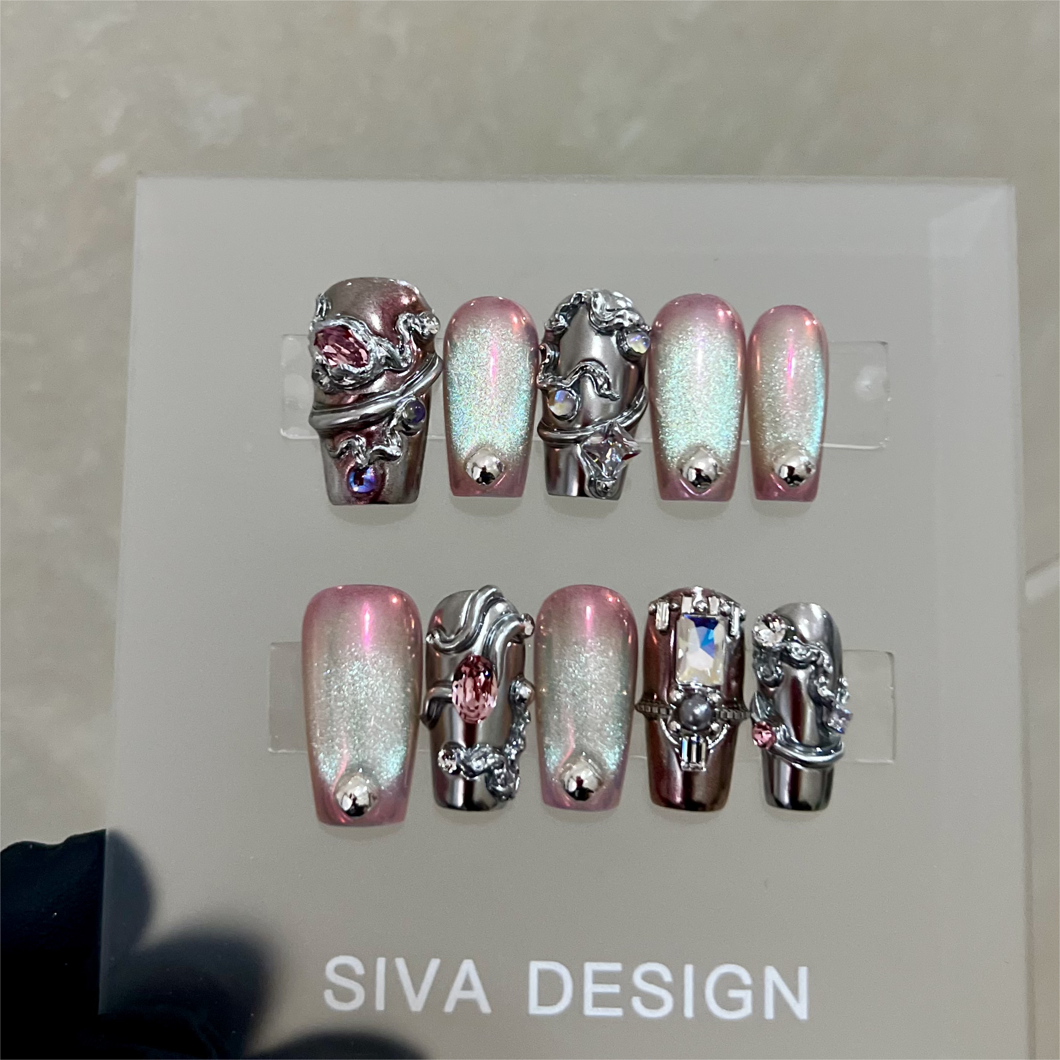 Siva Nail, Eclipse Edge, Metallic Style, handgemachte Nagelpresse