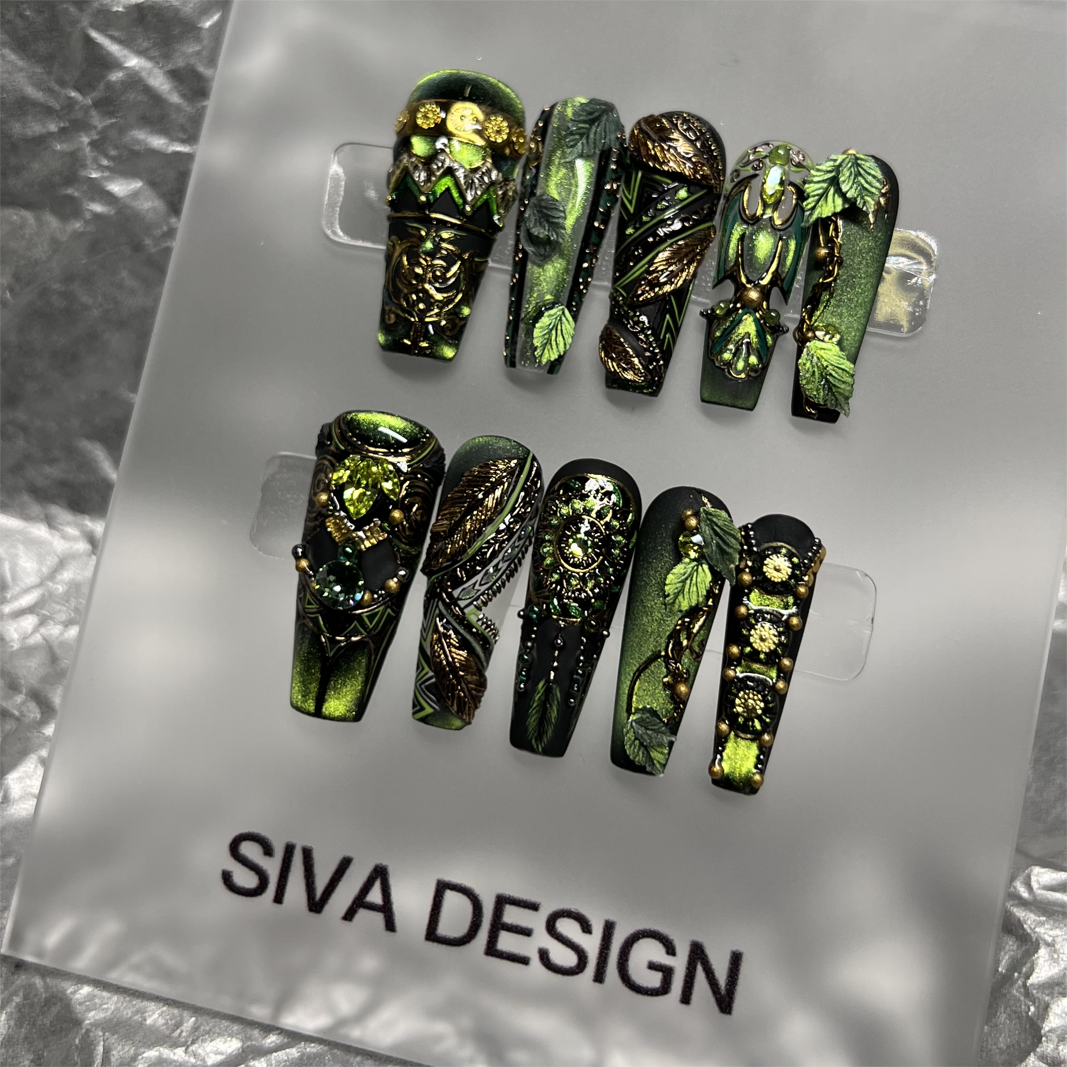 Siva Nail, Forest Queen, Luxuriöse handgemachte Nagelpresse