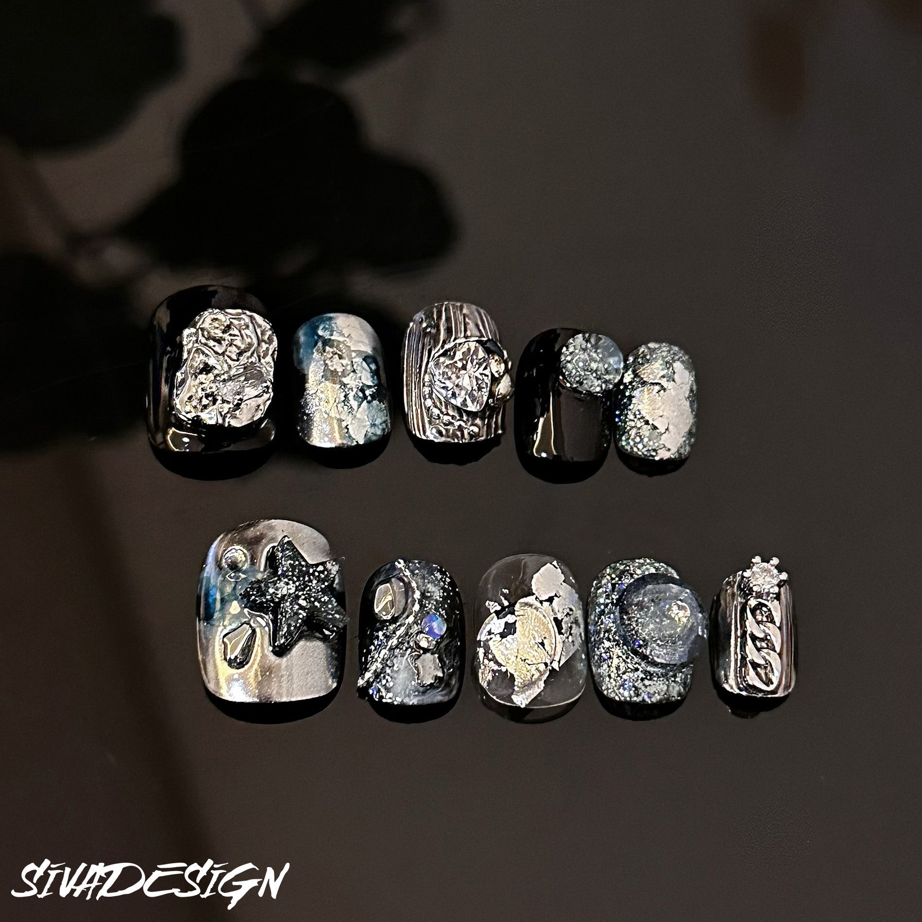 Siva Nail, Silver Coast, Metallic Glam, handgefertigte Press-on-Nägel