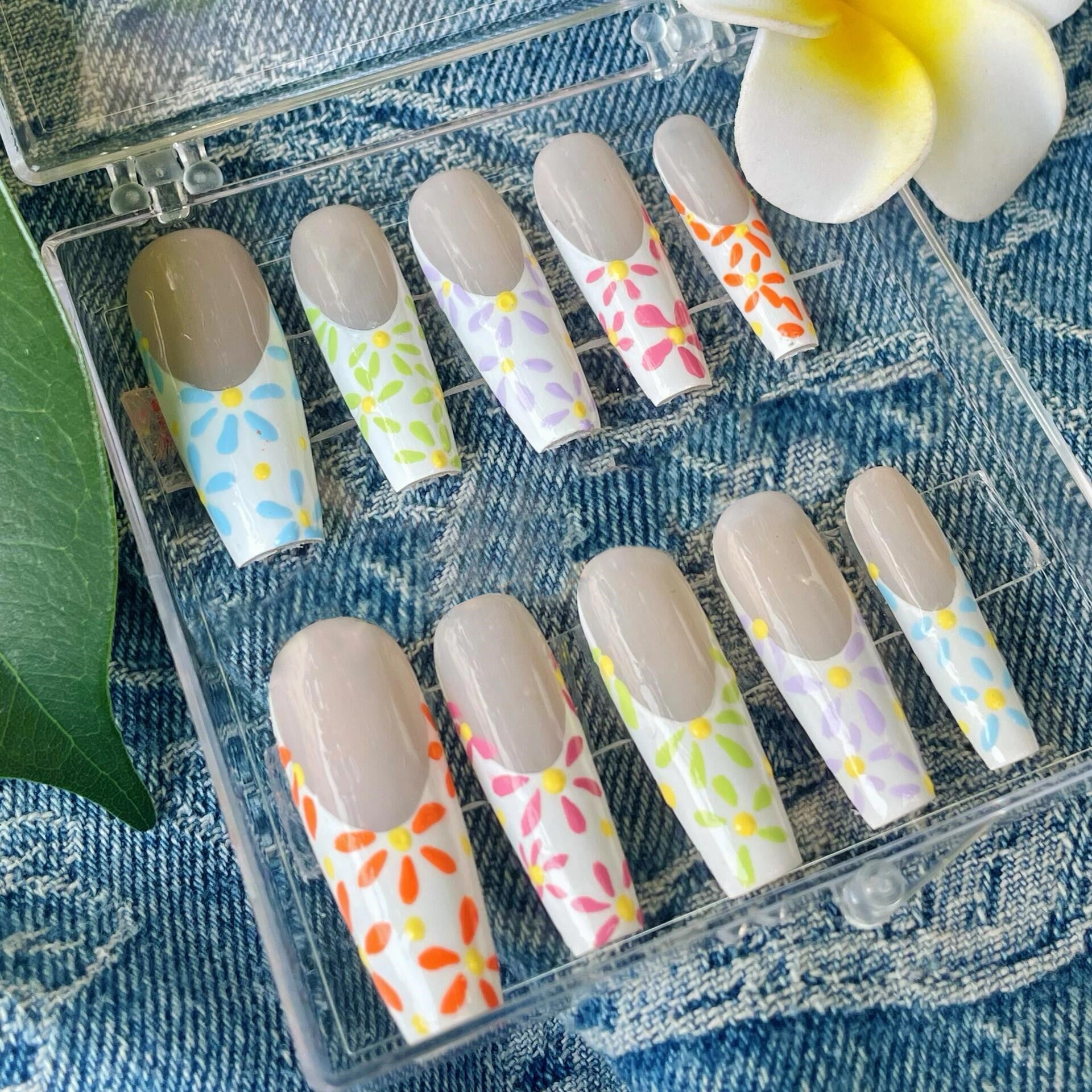 Siva Nail, Frühlingssonate, Lebendiges Floral, handgemachtes Aufdrücken von Nägeln