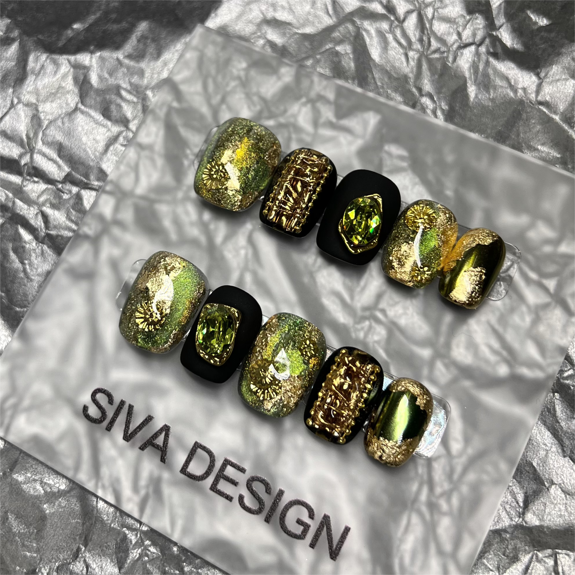 Siva Nail, Dopamingrünes Leuchten, lebendiger Luxe-Stil, handgemachtes Aufdrücken von Nägeln