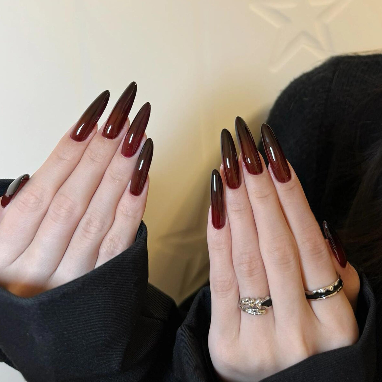 Siva Nail, Fade (Rot), Schlichtes Winter Ombre, handgemachtes Aufdrücken von Nägeln