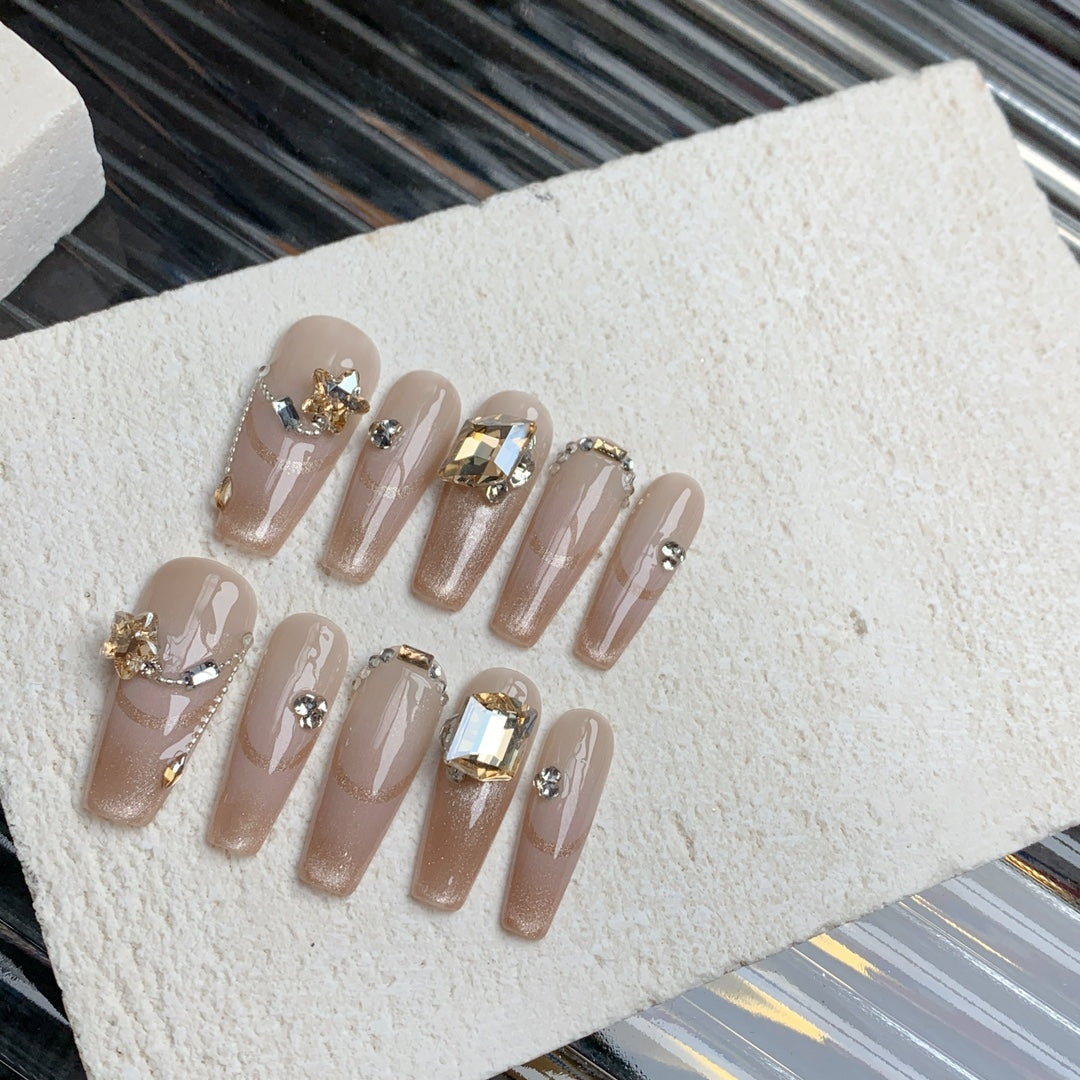 Siva Nail, Cream Stream, Nude Strass Akzent, handgemachtes Aufdrücken von Nägeln